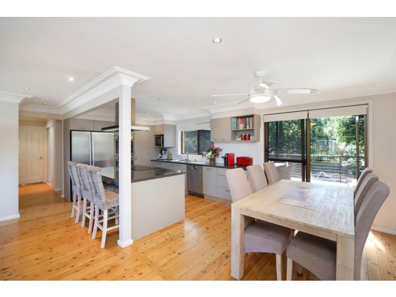 5 Crawford Crescent, Wyoming NSW 2250