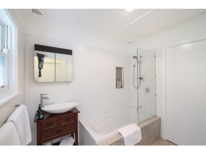 15 Wallarah Street, Lisarow NSW 2250