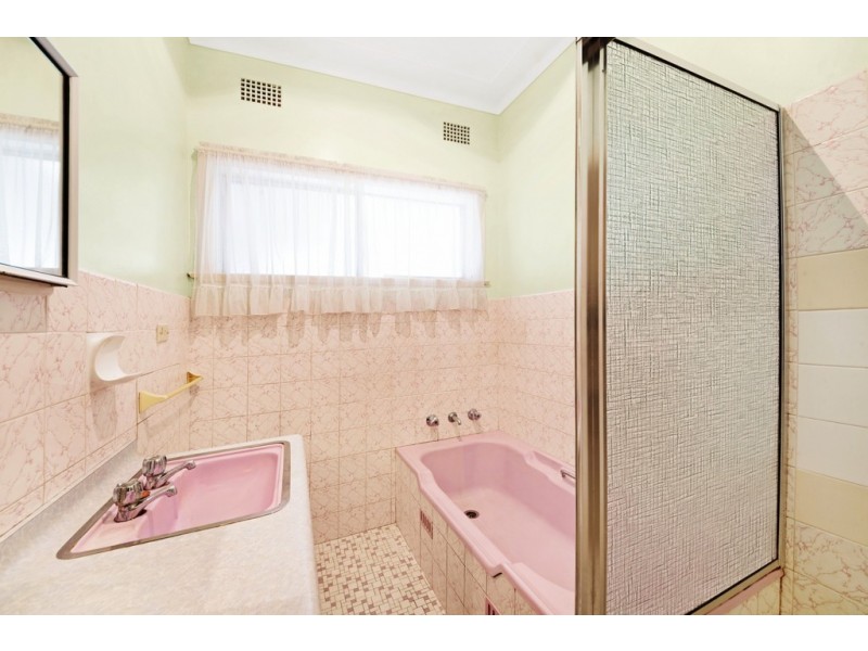 26 Russell Street, East Gosford NSW 2250