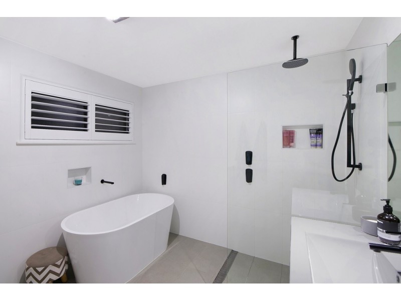 4 Runyon Close, Narara NSW 2250