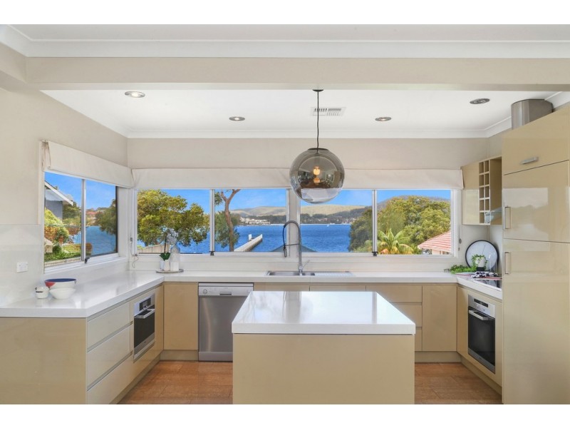 83 Albany Street, Point Frederick NSW 2250