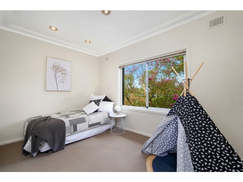 83 Albany Street, Point Frederick NSW 2250