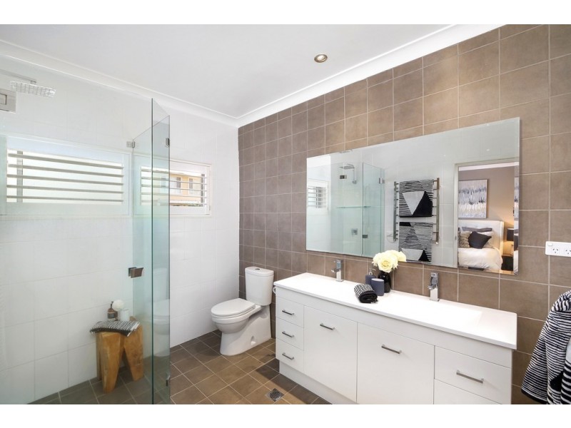 83 Albany Street, Point Frederick NSW 2250