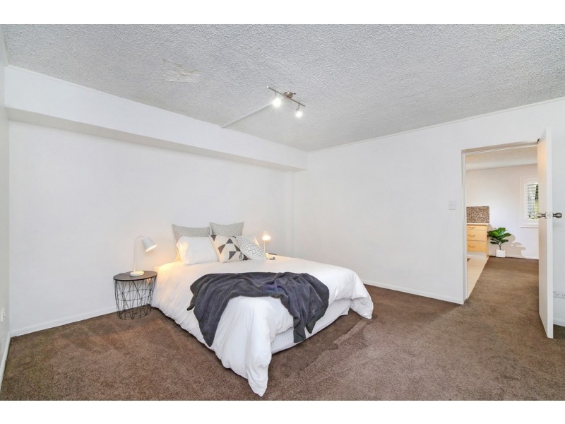 83 Albany Street, Point Frederick NSW 2250