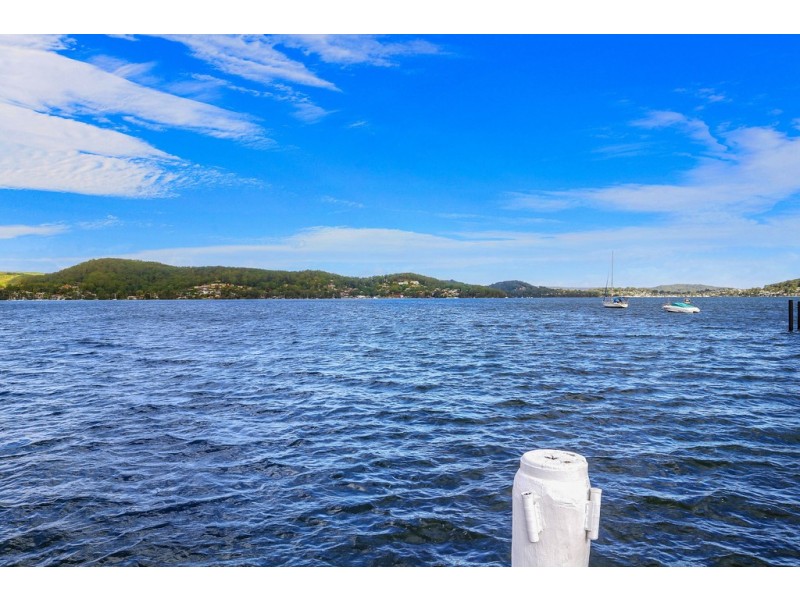 83 Albany Street, Point Frederick NSW 2250