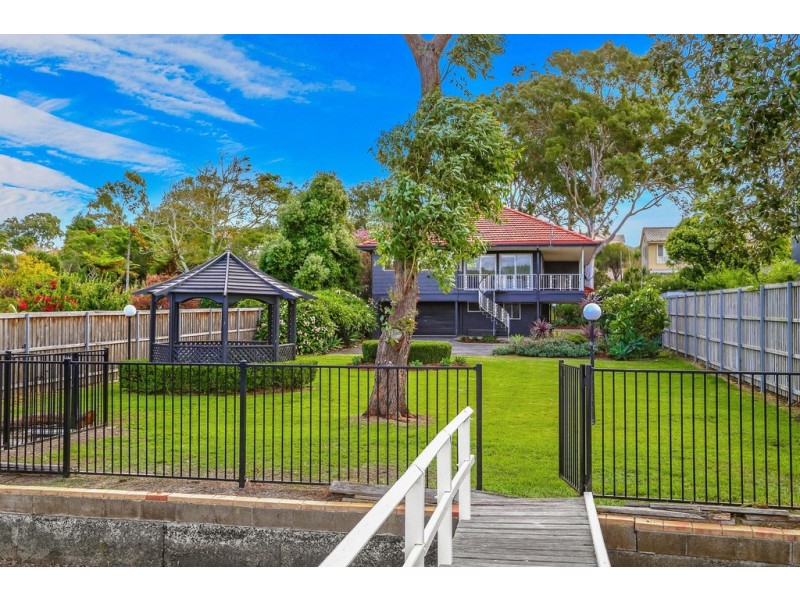 83 Albany Street, Point Frederick NSW 2250