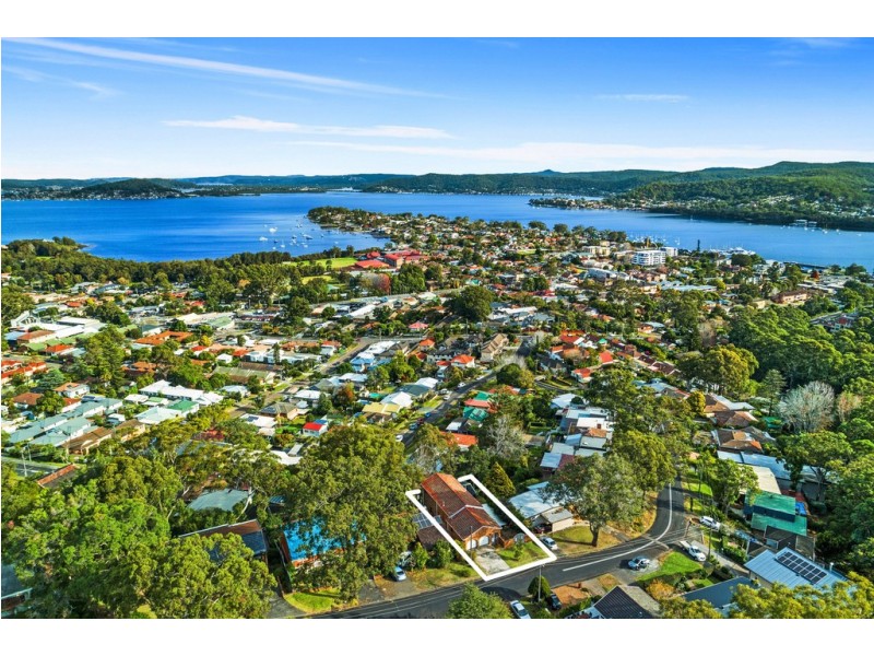 17 Bay View Avenue, East Gosford NSW 2250