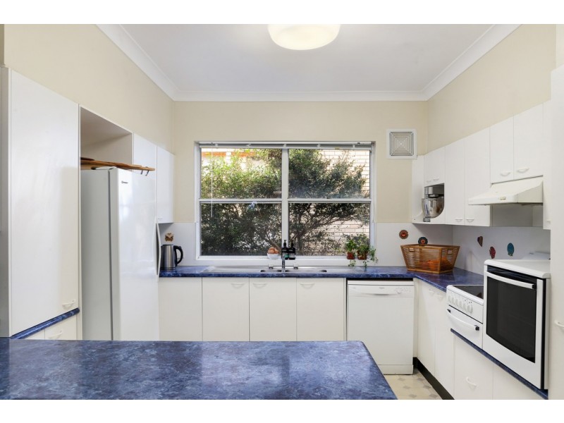 17 Bay View Avenue, East Gosford NSW 2250
