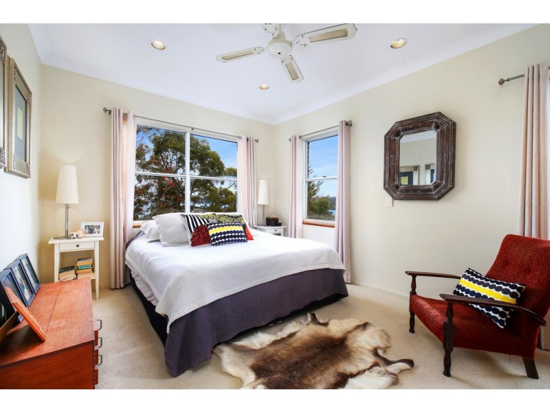 17 Bay View Avenue, East Gosford NSW 2250