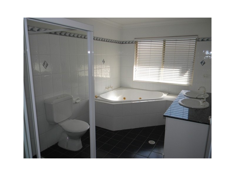 12/2-4 Mulkarra Avenue, Gosford NSW 2250