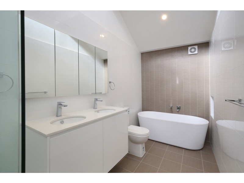 6/1 Joseph Lloyd Close, Gosford NSW 2250
