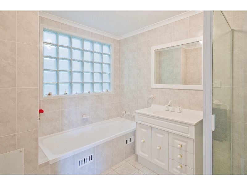 10/9-13 Kurrawa Avenue, Point Clare NSW 2250