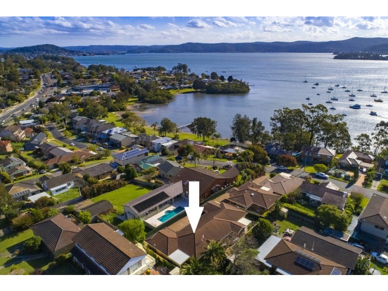 2/33 Asca Drive, Green Point NSW 2251