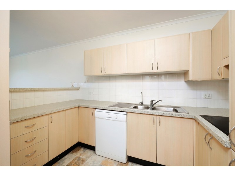 8/91 John Whiteway Drive, Gosford NSW 2250