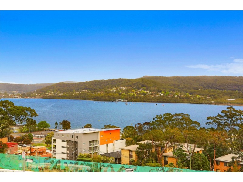 8/91 John Whiteway Drive, Gosford NSW 2250