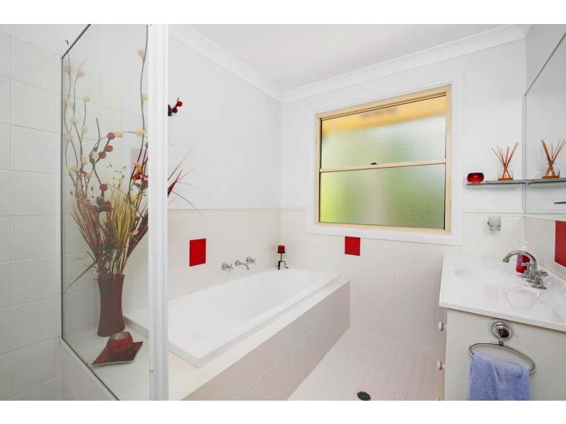 8 The Outlook, North Gosford NSW 2250