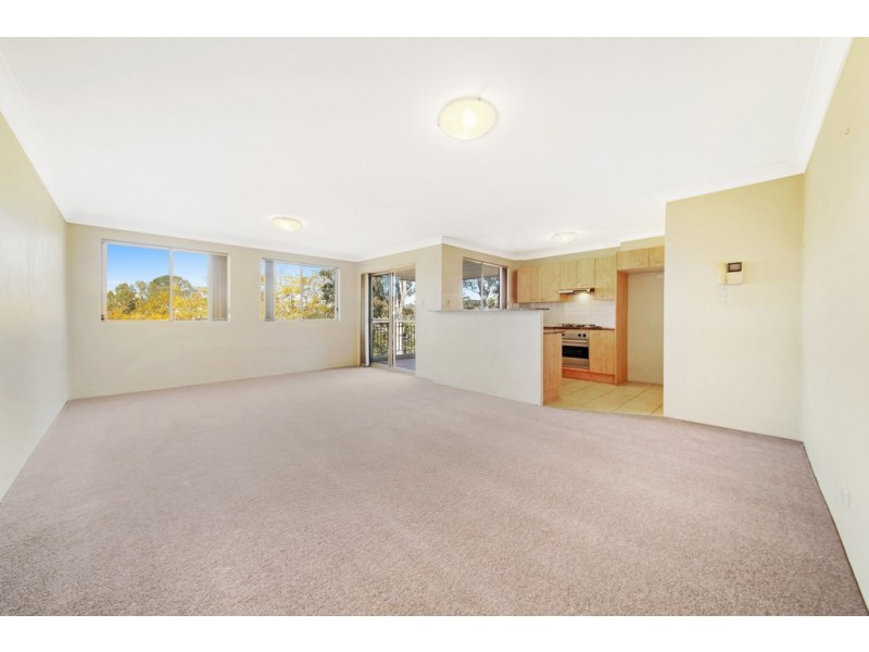 12/3-5 Shortland Street, Point Frederick NSW 2250