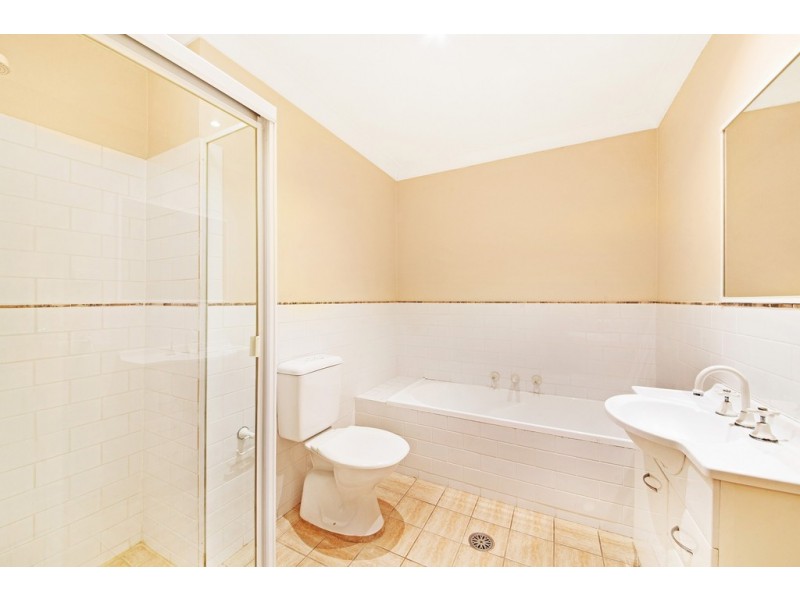 12/3-5 Shortland Street, Point Frederick NSW 2250