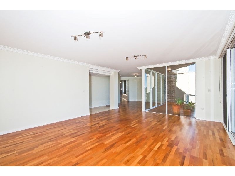 76/91-95 John Whiteway Drive, Gosford NSW 2250