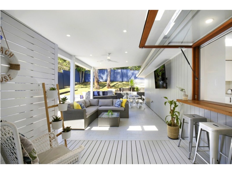 1 Merideth Place, Green Point NSW 2251