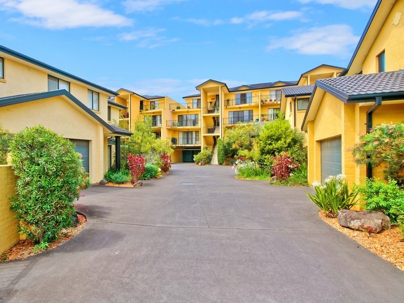 21/2 Adcock Avenue, West Gosford NSW 2250