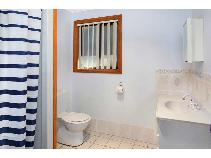 7 Kalori Avenue, Wyoming NSW 2250