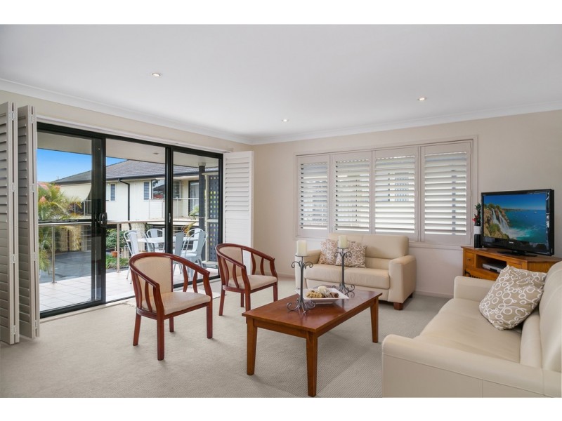 2/38-40 York Street, East Gosford NSW 2250