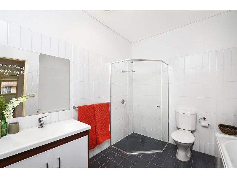 2/29 Frederick Street, Point Frederick NSW 2250