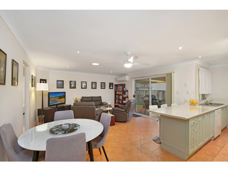 16 Norman Hunter Close, Kincumber NSW 2251