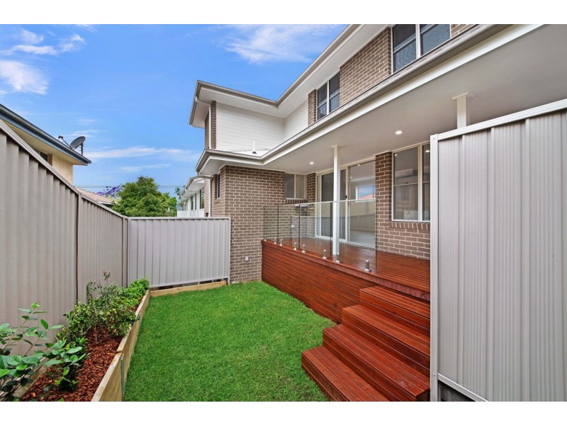 2/42 Wells Street, East Gosford NSW 2250