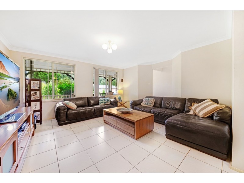 5 Parry Place, Point Clare NSW 2250