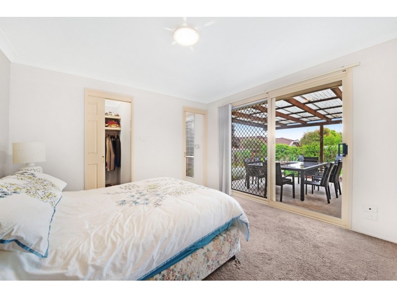 5 Parry Place, Point Clare NSW 2250