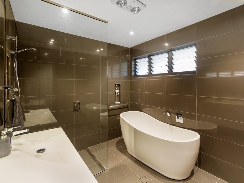 6 Kareel Close, Erina NSW 2250