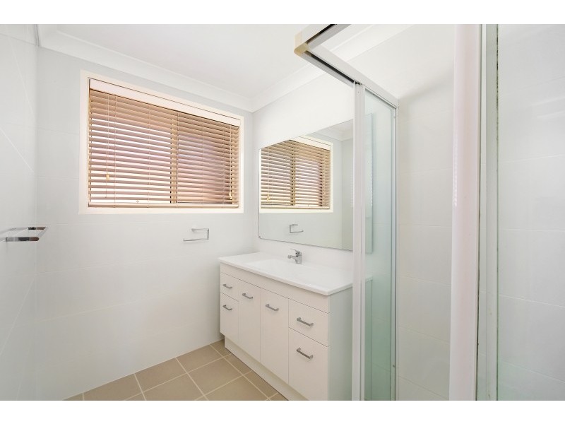 1/15 Christle Street, Green Point NSW 2251
