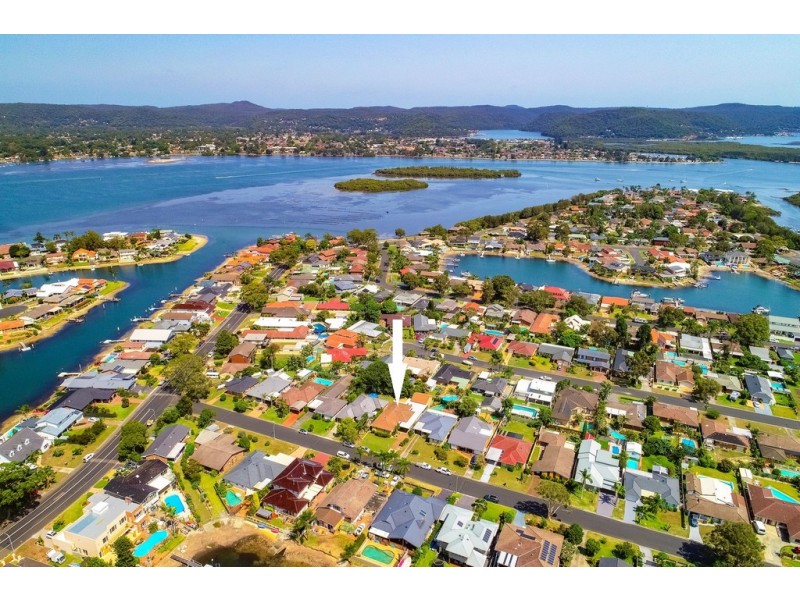 12 Nautilus Cresent, St Huberts Island NSW 2257