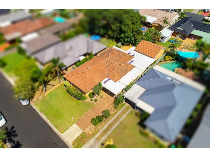 12 Nautilus Cresent, St Huberts Island NSW 2257