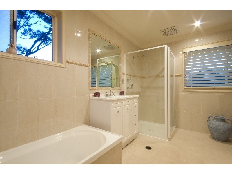 85 Albany Street, Point Frederick NSW 2250