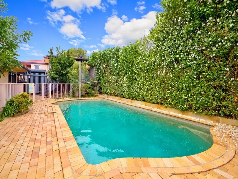 6 Melbourne Street, East Gosford NSW 2250