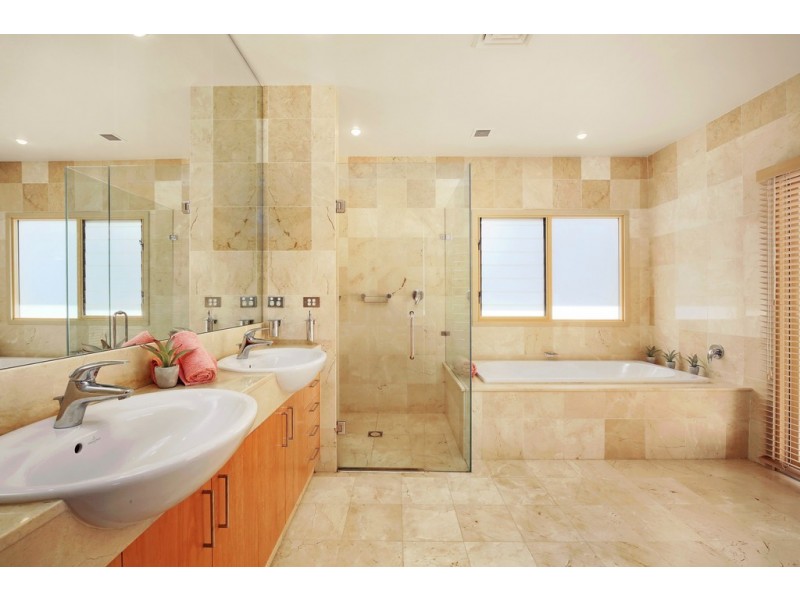 14 Eulalia Avenue, Point Frederick NSW 2250