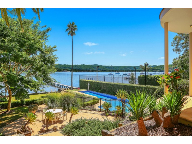 14 Eulalia Avenue, Point Frederick NSW 2250