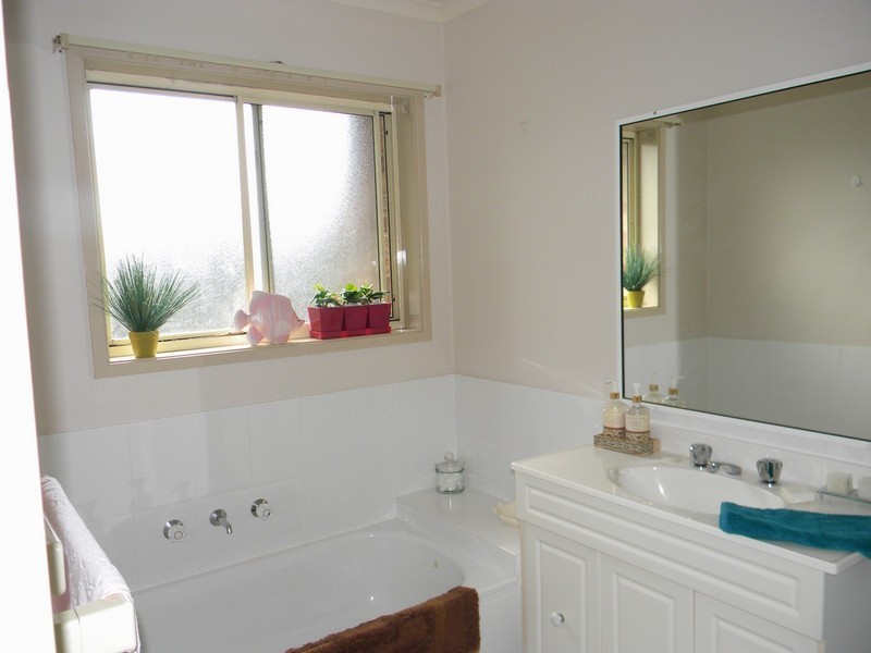 22a Renwick Street, Wyoming NSW 2250