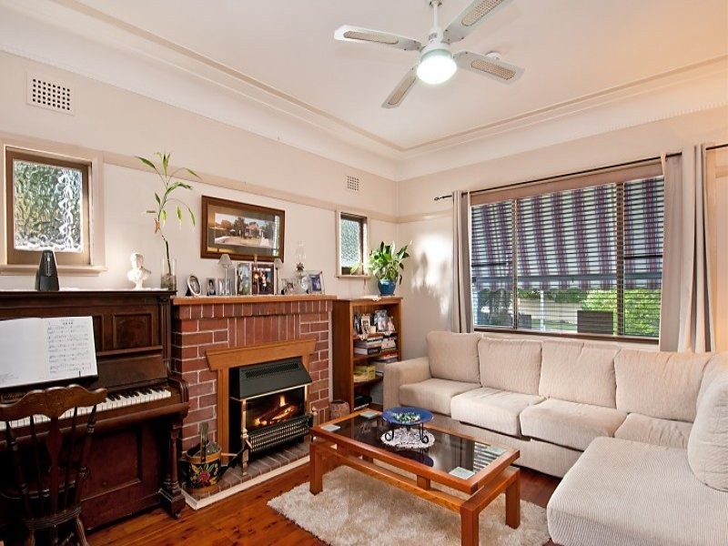 27 Webb Street, East Gosford NSW 2250