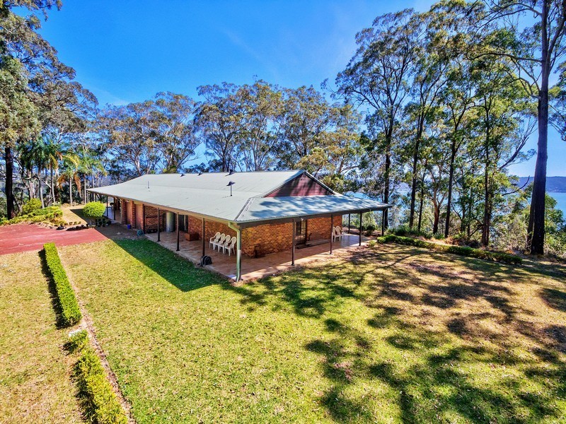 330 Avoca Drive, Green Point NSW 2251