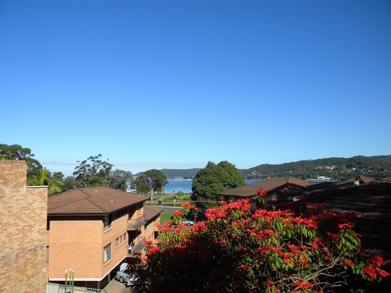 1/7 Broadview Avenue, Gosford NSW 2250