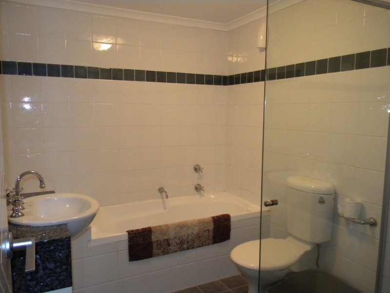 42/92-94 John Whiteway Drive, Gosford NSW 2250