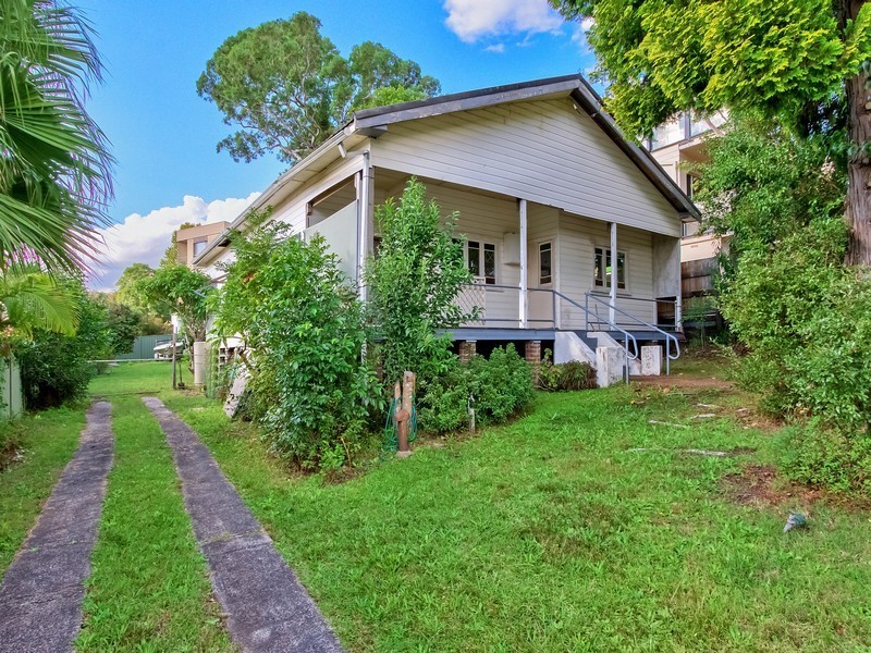 6 Duke Street, Point Frederick NSW 2250