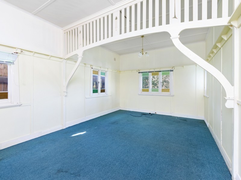 6 Duke Street, Point Frederick NSW 2250