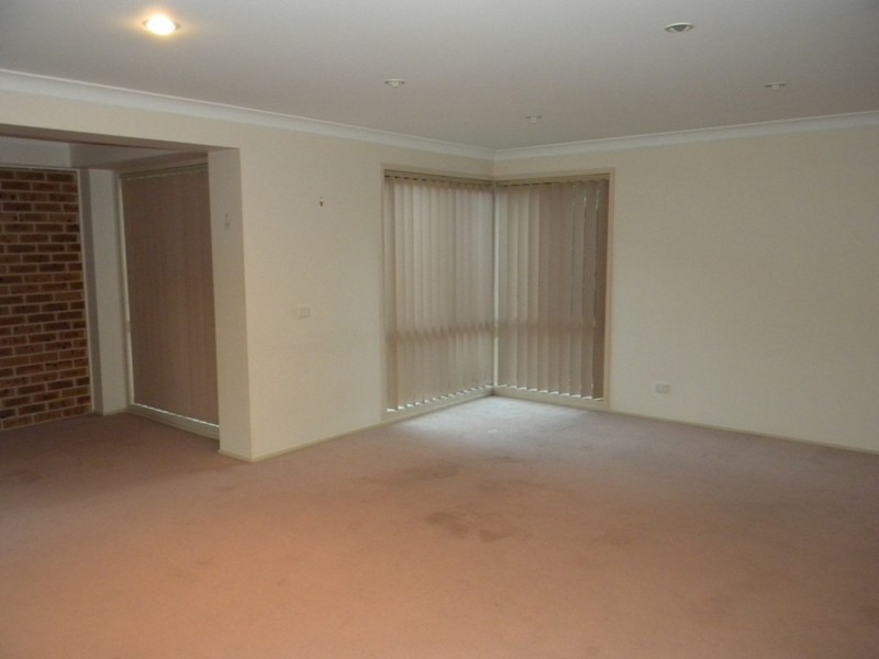 2/5 Beane Street West, Gosford NSW 2250