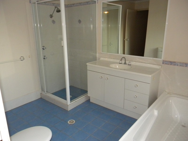 2/5 Beane Street West, Gosford NSW 2250