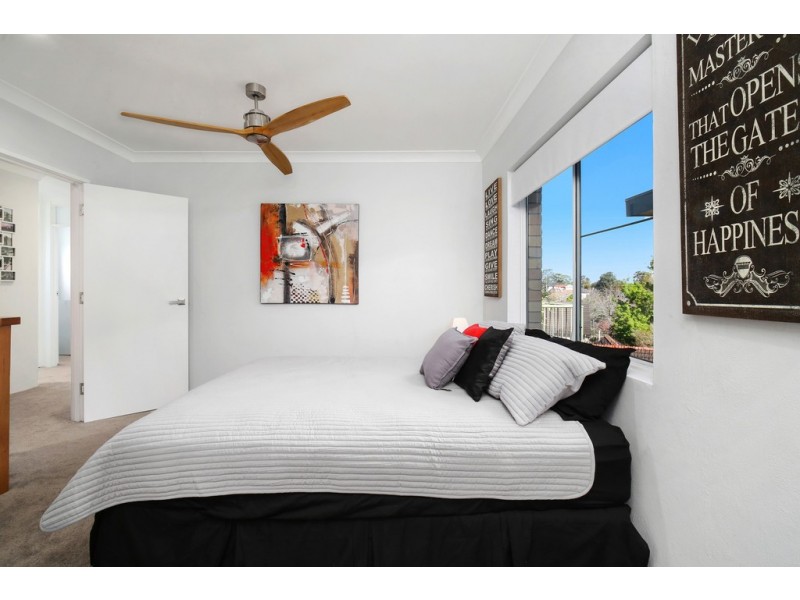 1/138 Albany Street, Point Frederick NSW 2250